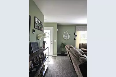 961 Sunset Dr, Center Township, PA 16001 - Photo 7