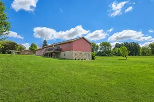 961 Sunset Dr, Center Township, PA 16001 - Photo 3