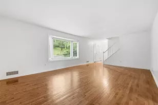 9672 Buckingham Dr, Pittsburgh, PA 15101 - Photo 9