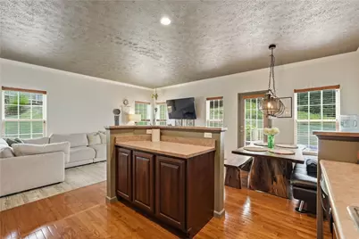 181 Southern Valley Ct, Adams Township, PA 16046 - Photo 17