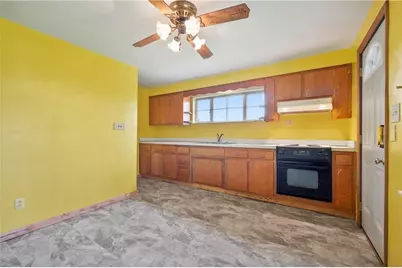 3601 Brandis Ave, South Park, PA 15129 - Photo 3