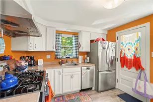 1242 Arrowood Dr, Pittsburgh, PA 15243 - Photo 11