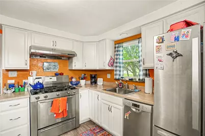 1242 Arrowood Dr, Pittsburgh, PA 15243 - Photo 13