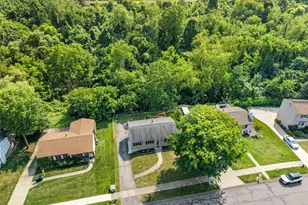 114 Darnley Dr, Moon/Crescent Twp, PA 15108 - Photo 3