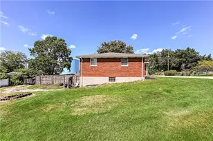 100 Beaver Ct, Penn Twp, PA 15644 - Photo 5