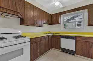 217 Greenwood Dr, Rochester, PA 15066 - Photo 5