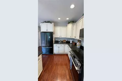 574 E Vanderbilt Dr, Adams Township, PA 16046 - Photo 7
