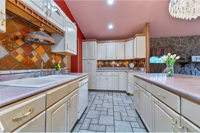 11 Green Oak, Scott Township, PA 15220 - Photo 3
