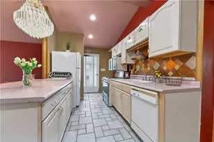 11 Green Oak, Scott Township, PA 15220 - Photo 5