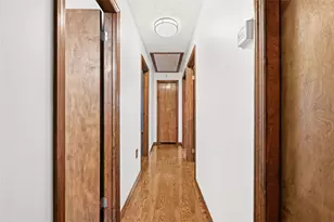 678 Smith Ln, Pittsburgh, PA 15205 - Photo 17
