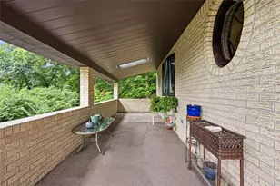 678 Smith Ln, Pittsburgh, PA 15205 - Photo 5