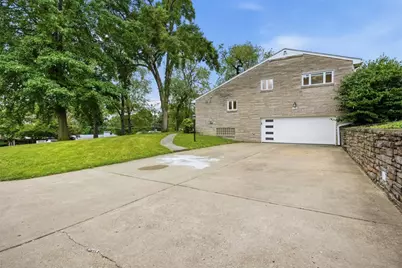 150 Meadowbrook Drive, Bethel Park, PA 15102 - Photo 29