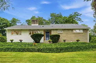 150 Meadowbrook Dr, Bethel Park, PA 15102 - Photo 1