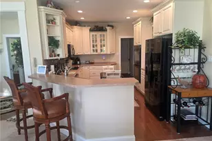 2000 Deacon Dr Unit, Latrobe, PA 15650 - Photo 3