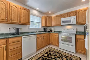 128 Odinwood Ct, Greensburg, PA 15601 - Photo 9