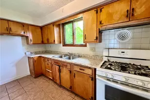 1115 Bond St, Farrell, PA 16121 - Photo 5