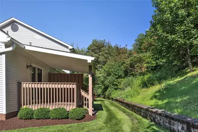 704 Cherry Blossom Ct, Delmont, PA 15626 - Photo 7