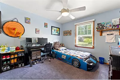 4062 Greenridge Dr, Pittsburgh, PA 15147 - Photo 5