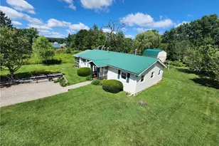 104 Sequoia Dr, Jackson Township, PA 16137 - Photo 9