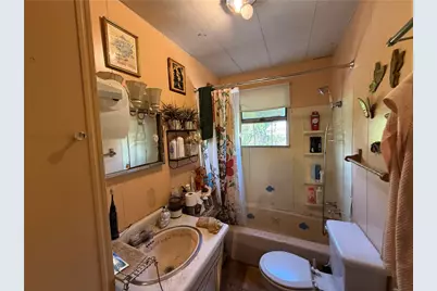 435 6th St, Donora, PA 15033 - Photo 15