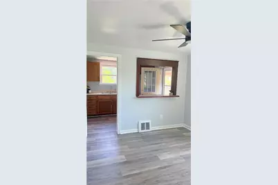2310 Delaware Ave, New Castle, PA 16105 - Photo 9
