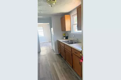 2310 Delaware Ave, New Castle, PA 16105 - Photo 7