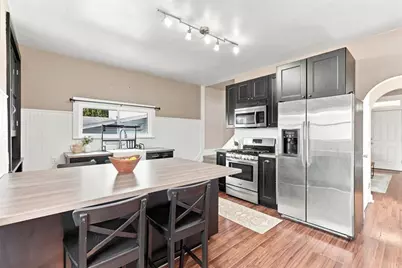 243 W State St, Oakdale, PA 15071 - Photo 9