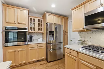 106 Westminster Dr, Ross Twp, PA 15229 - Photo 9