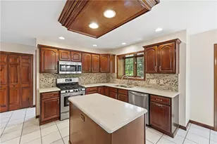 100 Field Club Dr W, Robinson Twp, PA 15136 - Photo 13