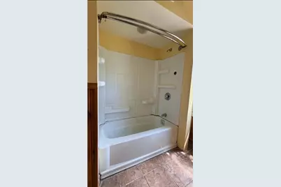925 Morton St, New Castle, PA 16101 - Photo 9