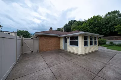 684 Crescent Blvd, Moon/Crescent Twp, PA 15046 - Photo 33
