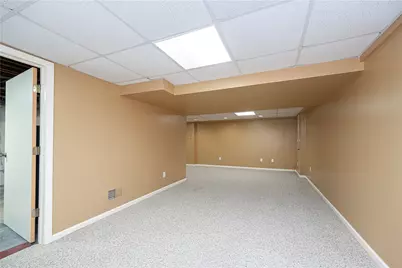 684 Crescent Blvd, Moon/Crescent Twp, PA 15046 - Photo 29