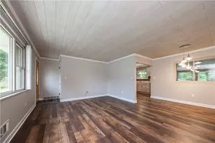 684 Crescent Blvd, Moon/Crescent Twp, PA 15046 - Photo 5