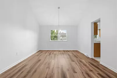 202 Holyoke Rd, Center Township, PA 16001 - Photo 9