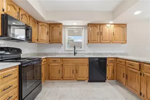 202 Holyoke Rd, Center Township, PA 16001 - Photo 13