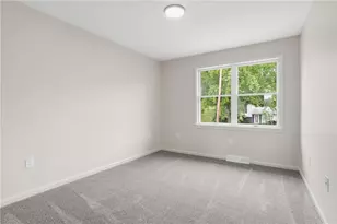 202 Holyoke Rd, Center Township, PA 16001 - Photo 29
