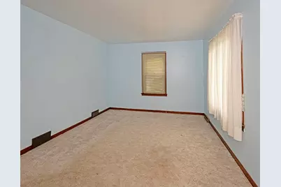 182 Oak Manor Drive, Harrison Township, PA 15065 - Photo 11