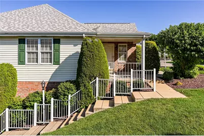 319 Overview Circle, South Greensburg Boro, PA 15601 - Photo 3