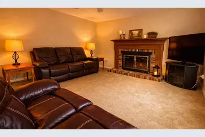 10232 Lavonne Dr, North Huntingdon, PA 15642 - Photo 5