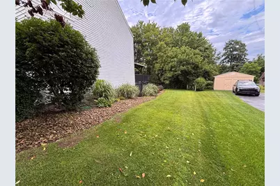 10232 Lavonne Dr, North Huntingdon, PA 15642 - Photo 11