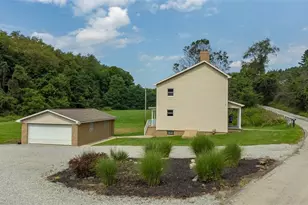690 Lakeview Dr, South Strabane, PA 15301 - Photo 5