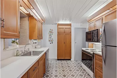 609 S 9th St, Sharpsville, PA 16150 - Photo 13