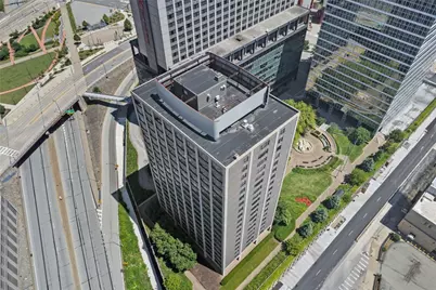 112 Washington Pl #18C, Pittsburgh, PA 15219 - Photo 3