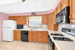 700 Stokes Dr, Forward Township, PA 15037 - Photo 5
