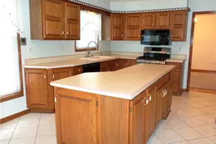 126 Surrey Dr, North Strabane, PA 15317 - Photo 7