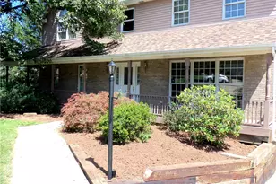 126 Surrey Dr, North Strabane, PA 15317 - Photo 3