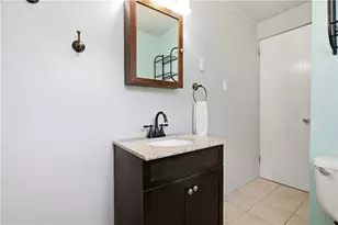 225 Bernardi Dr, Pittsburgh, PA 15214 - Photo 17