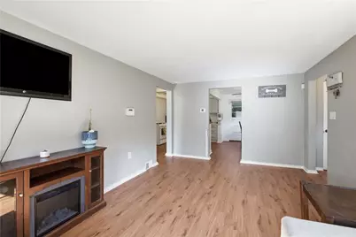 225 Bernardi Dr, Pittsburgh, PA 15214 - Photo 5