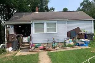 125-127 Janet Ln, Oakland Township, PA 16025 - Photo 3