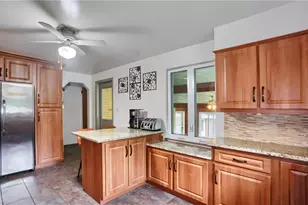 2425 Clearview Dr, Pittsburgh, PA 15116 - Photo 25